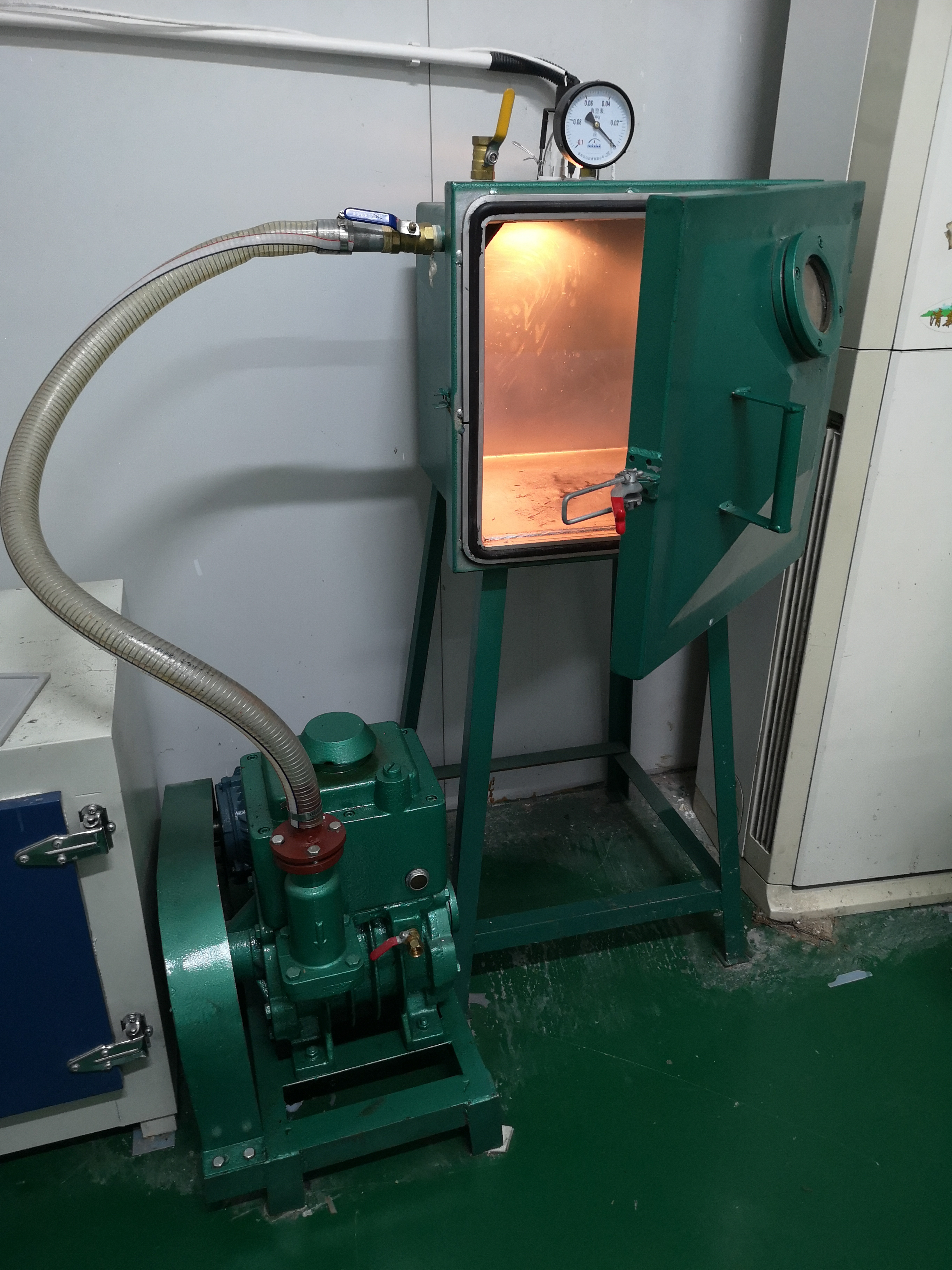 如何操作工藝品模具硅膠翻模？